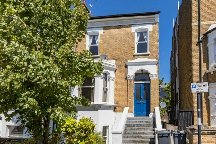 2 Bedroom Flat To Rent In Arlington Gardens, London, W4