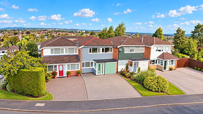 3 Bedroom Terraced House For Sale In Halfcot Avenue, Stourbridge, DY9