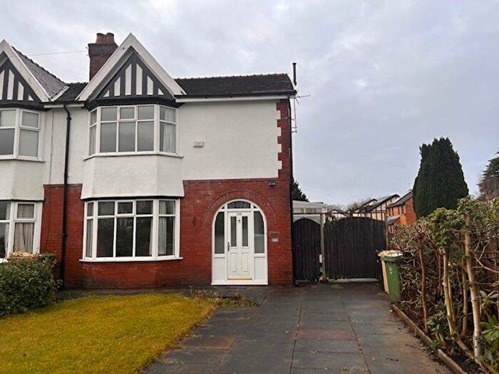 3 Bedroom Semi-Detached House To Rent In Bromwich Street, Bolton, BL2