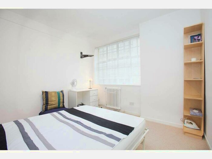 Studio To Rent In Woburn Place, London, WC1H