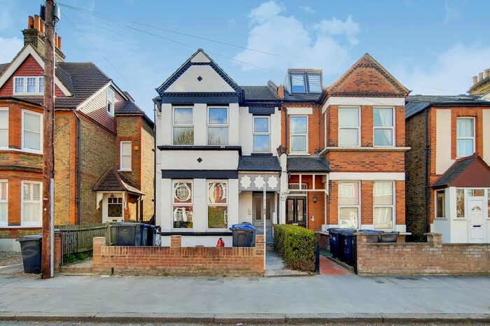 Studio To Rent In Stretton Road, Croydon, Surrey, CR0