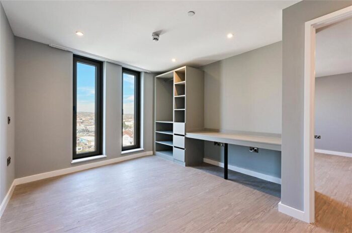 1 Bedroom Apartment To Rent In Spinners Yard, Spinners Lane, LS7