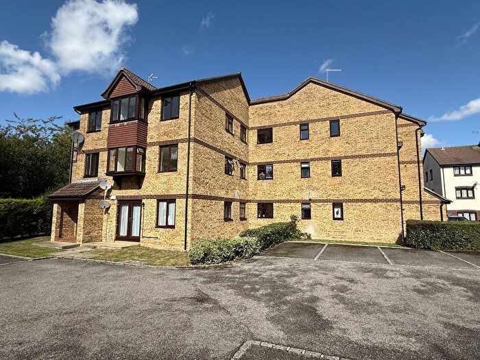 2 Bedroom Flat For Sale In Longacre Road, Ashford, TN23