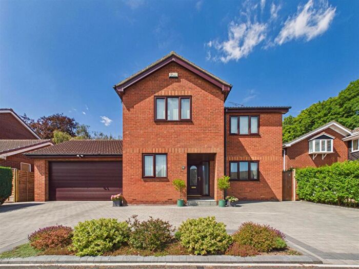 4 Bedroom Detached House For Sale In Peaseholme, Hessle, HU13