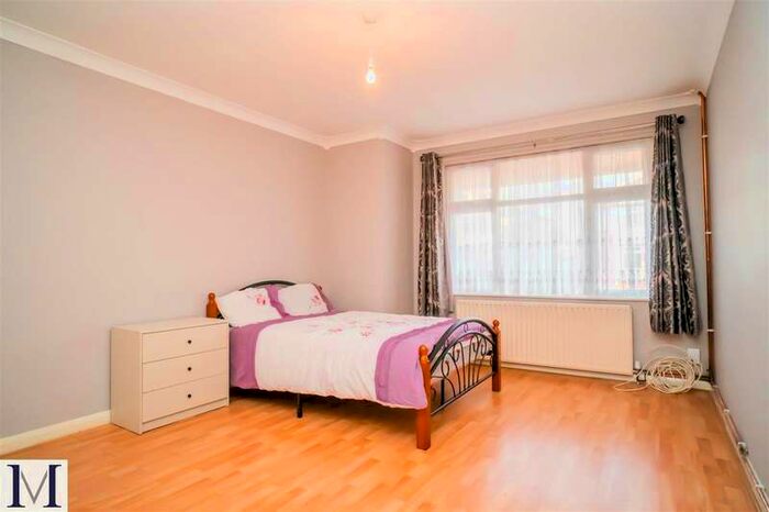 1 Bedroom Property To Rent In Cranford Drive, Hayes, UB3
