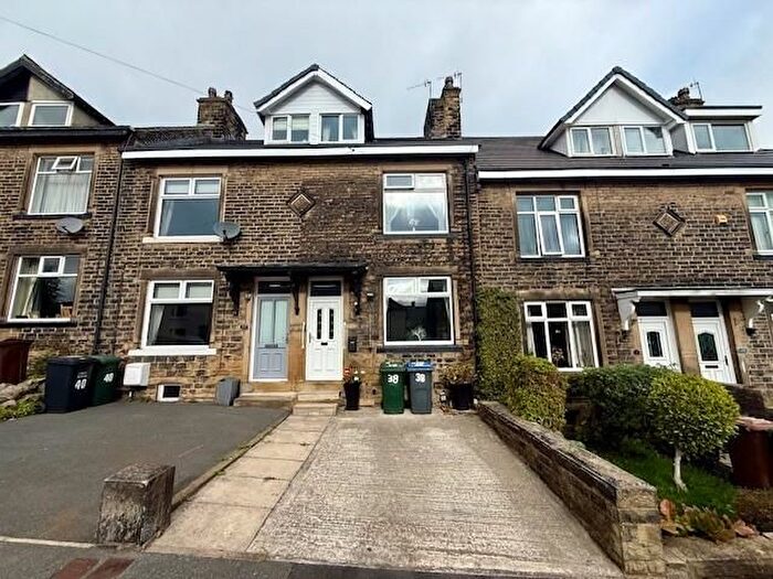 3 Bedroom Terraced House For Sale In Fourlands Road, Idle, BD10