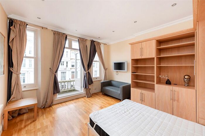 1 Bedroom Flat To Rent In Nevern Road, Earl's Court, SW5