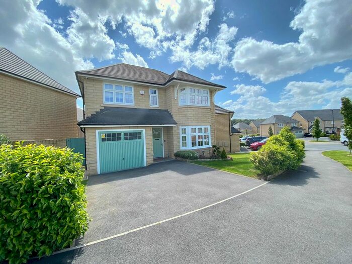 4 Bedroom Property To Rent In Bletchley Road, Horsforth, Leeds, LS18