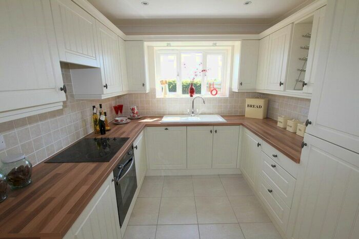 4 Bedroom Terraced House To Rent In Pinson Close, Banbury, Oxon, OX17