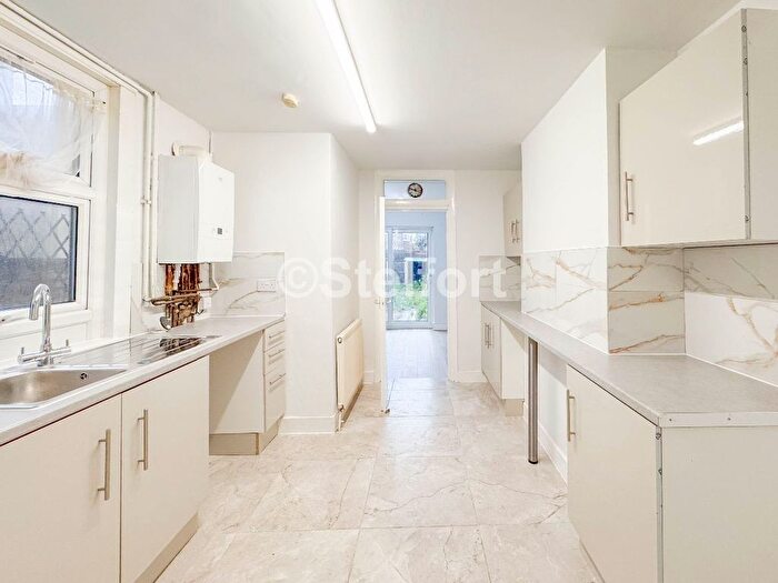 4 Bedroom Terraced House To Rent In Janson Road, London, E15