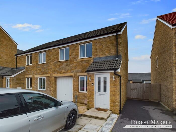 3 Bedroom Semi-Detached House For Sale In Marigold Road, Frome, BA11