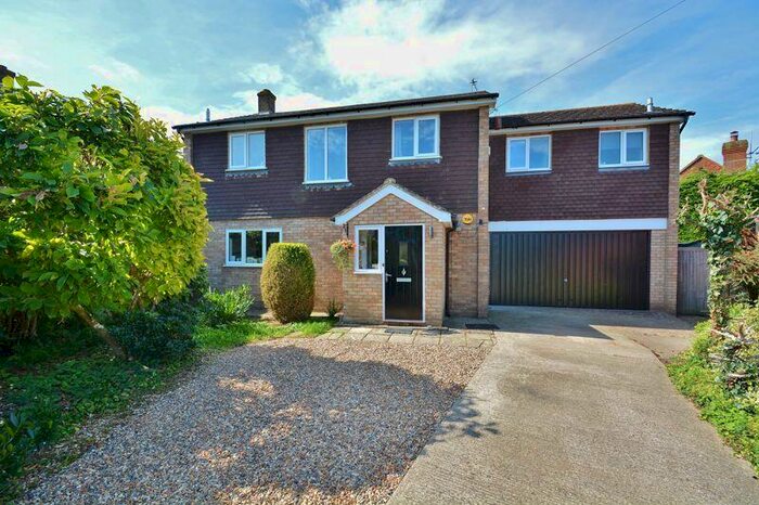 4 Bedroom Detached House For Sale In Old Croft Close, Kingston Blount, OX39