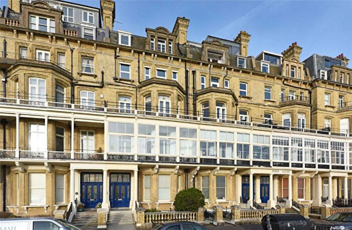 3 Bedroom Flat For Sale In Kings Gardens, Hove, BN3