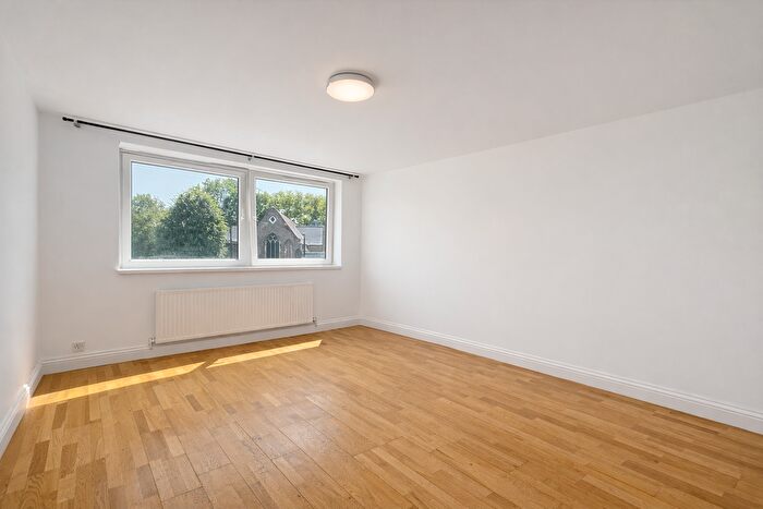 1 Bedroom Flat To Rent In Medfield Street, London, SW15