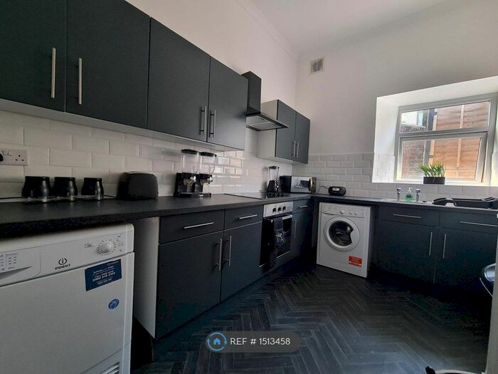 1 Bedroom Flat To Rent In Talbot Road, Talbot Green, Pontyclun, CF72