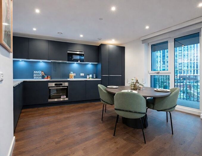 2 Bedroom Flat For Sale In Bow Common Lane, London, E3