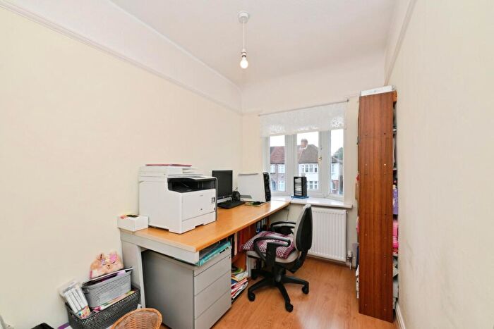 3 Bedroom Terraced House For Sale In Tynemouth Drive, Enfield, EN1