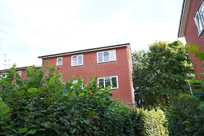 2 Bedroom Flat To Rent In Harvard Close, Lewes, BN7
