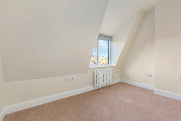 1 Bedroom Flat To Rent In Grove Road, Eastbourne, East Sussex, BN21