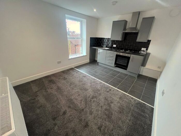 2 Bedroom Flat To Rent In Warbreck Moor, Liverpool, L9