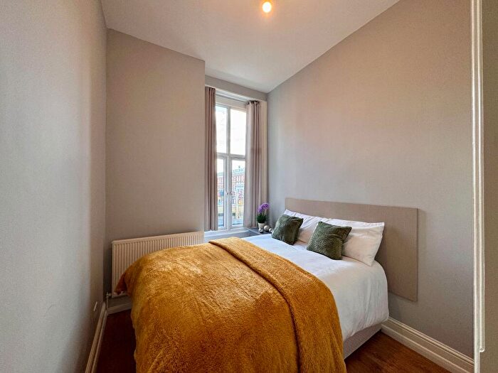 1 Bedroom Apartment To Rent In Amazing Bed Flat, Edward Close, Cricklewood, NW2