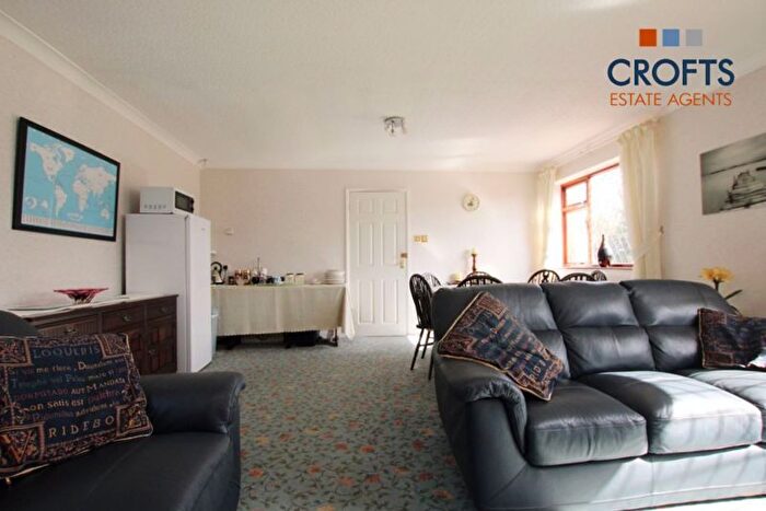 7 Bedroom Detached Bungalow To Rent In Staple Road, South Killingholme, DN40