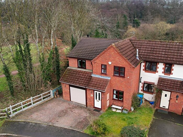 3 Bedroom Semi-Detached House For Sale In Redwood Road, Kinver, Stourbridge, DY7