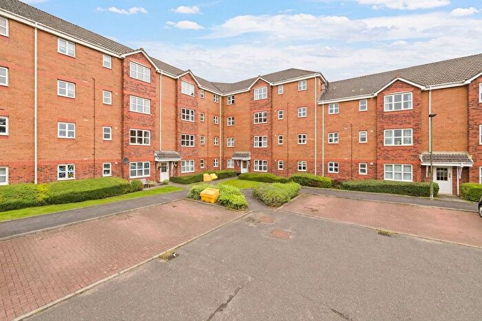3 Bedroom Flat For Sale In Canavan Court, Falkirk, FK2