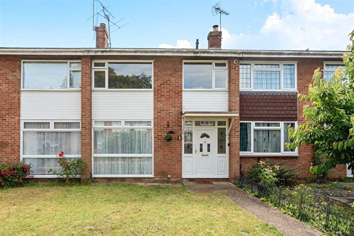 3 Bedroom Terraced House For Sale In Eccles Close, Caversham, Reading, RG4
