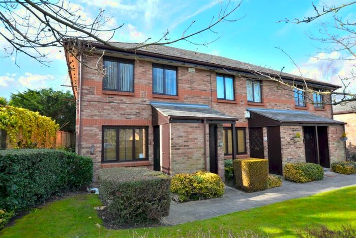 1 Bedroom Apartment To Rent In Maple Gate, Marjorams Avenue, Loughton, IG10