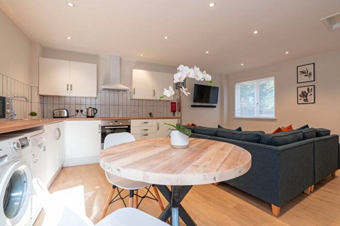 4 Bedroom Flat To Rent In Portland Road, Nottingham, NG7