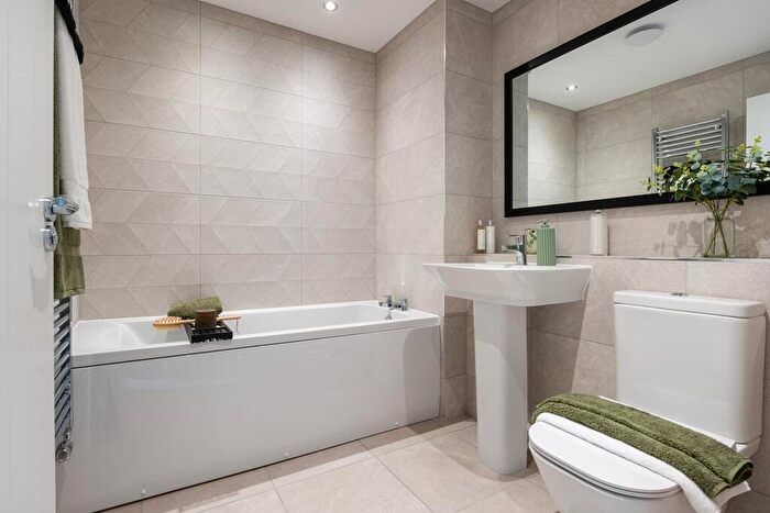 4 Bedroom Detached House For Sale In Smannel Road, Andover, SP11