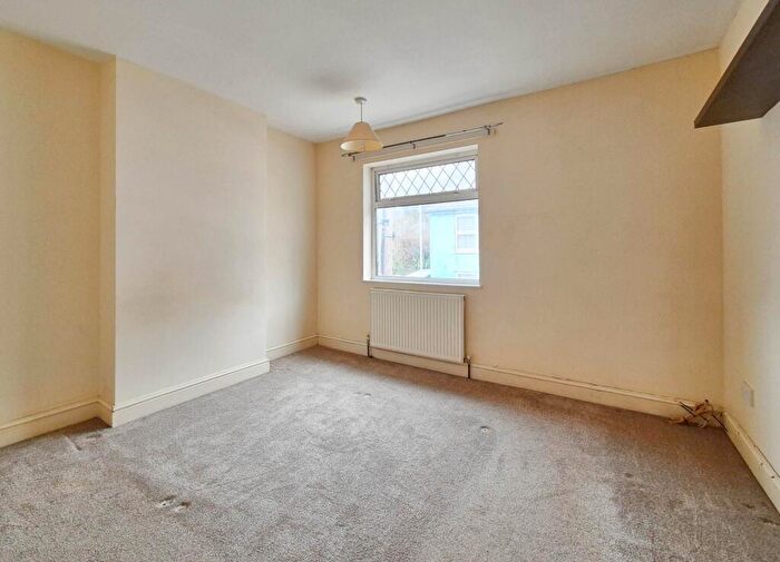 2 Bedroom End Of Terrace House To Rent In Myrtle Road, Ipswich, IP3