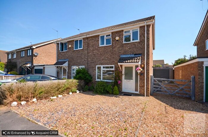 3 Bedroom Semi Detached House To Rent In Greylag Close, Norwich, NR13