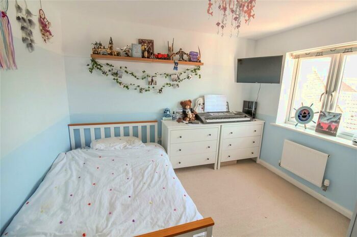 3 Bedroom End Of Terrace House For Sale In Daisy Brook, Royal Wootton Bassett, Swindon, Wiltshire, SN4