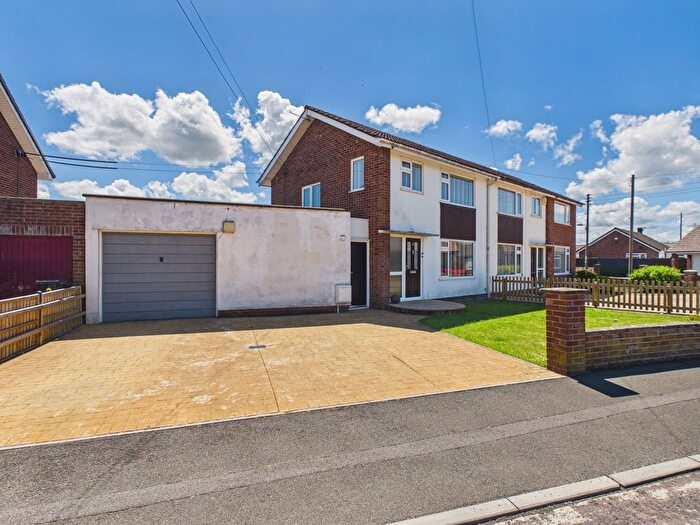 3 Bedroom Semi Detached House For Sale In Sedgemoor Road, Bridgwater, TA6