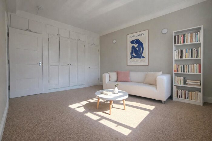 Studio To Rent In Belsize Grove, Belsize Park, NW3