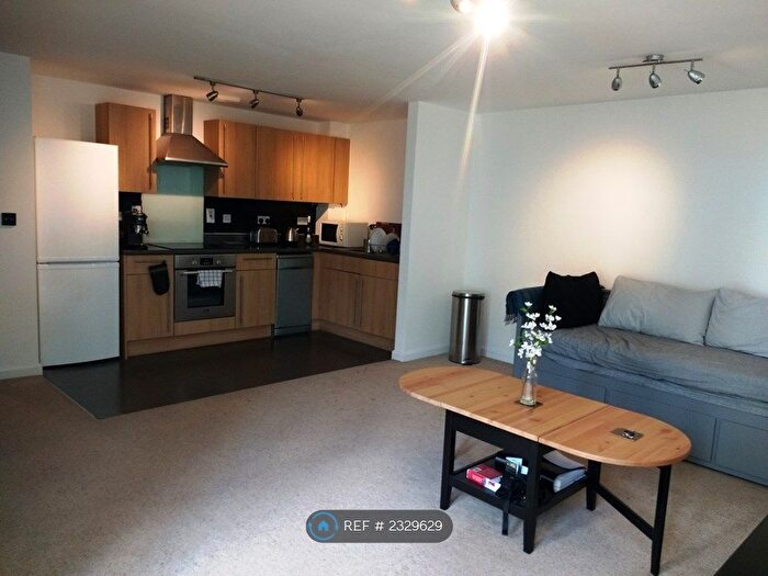 1 Bedroom Flat To Rent In Foundry Court, Slough, SL2