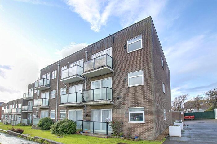 1 Bedroom Flat To Rent In Sutton Avenue, Peacehaven, BN10