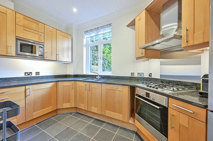 2 Bedroom Flat To Rent In Arthur Road, Wimbledon Park, London, SW19