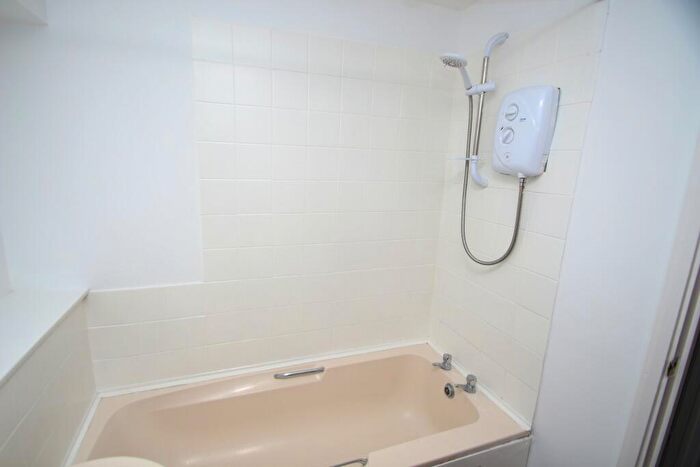 2 Bedroom Flat To Rent In Ashvale Crescent, Springburn, Glasgow, G21