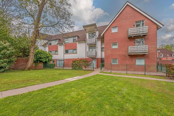 2 Bedroom Flat For Sale In Middlepark Drive, Bournville, B31