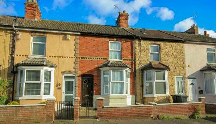 3 Bedroom Terraced House To Rent In Cromwell Road, Rushden, NN10