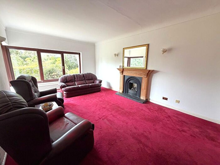 3 Bedroom Detached Bungalow For Sale In Cotton Close, Broadstone, BH18 - Photo 4