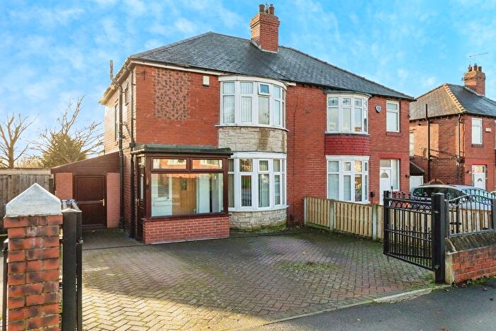 3 Bedroom Semi Detached House For Sale In Elm Lane, Sheffield, S5