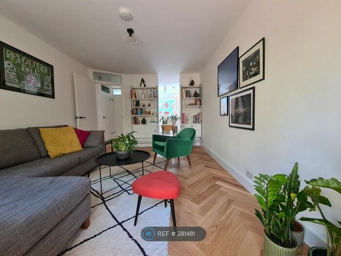 1 Bedroom Flat To Rent In Laburnum Close, London, SE15