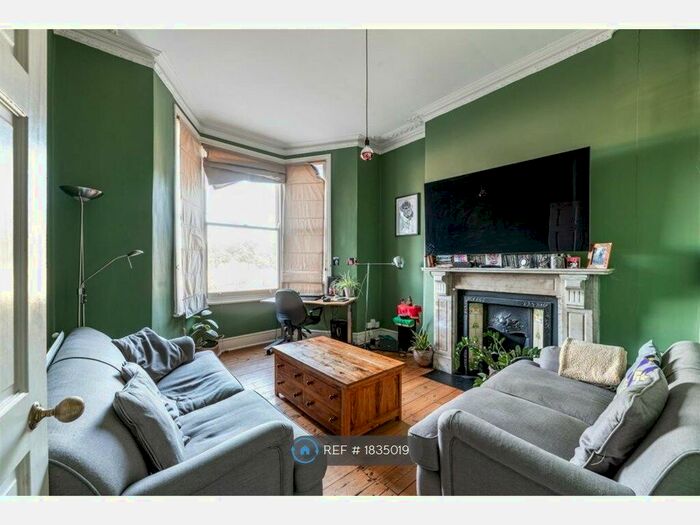 1 Bedroom Flat To Rent In Whipps Cross Road, London, E11