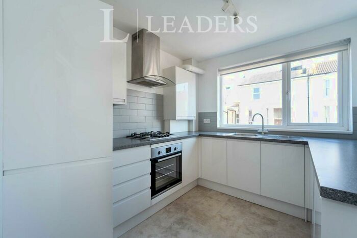 2 Bedroom Apartment To Rent In Lennox Road South, Southsea, PO5
