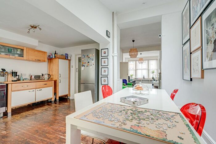 4 Bedroom Flat To Rent In Goldhurst Terrace, South Hampstead, London, NW6