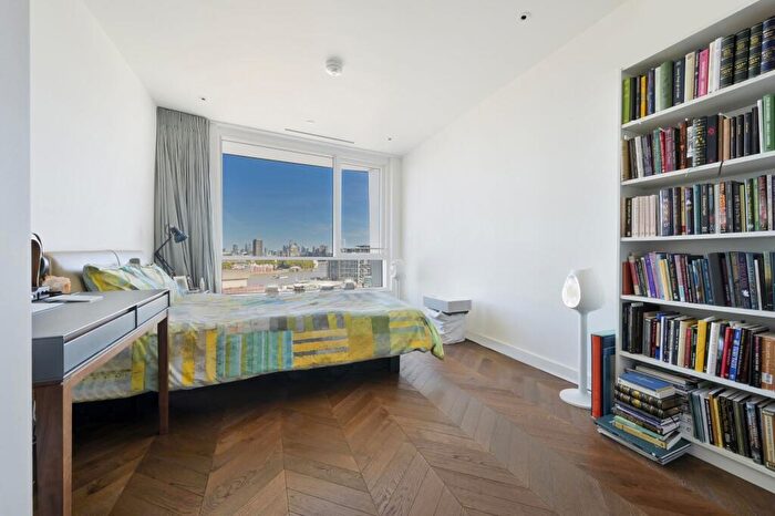 3 Bedroom Apartment For Sale In Holmby House, Battersea Power Station, SW11